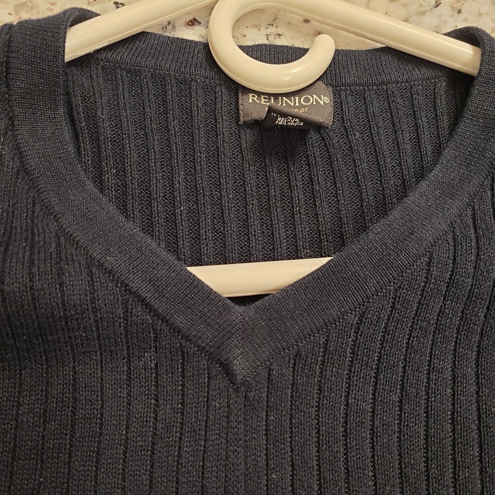 Reunion V-Neck Ribbed Sweater Size XL - Picture 4 of 9